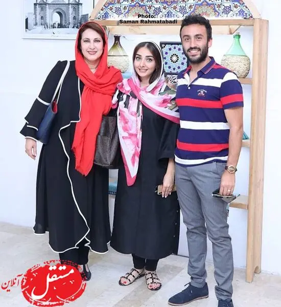 گشت و گذار خانم بازیگر به همراه پسر و عروس معروفش + عکس