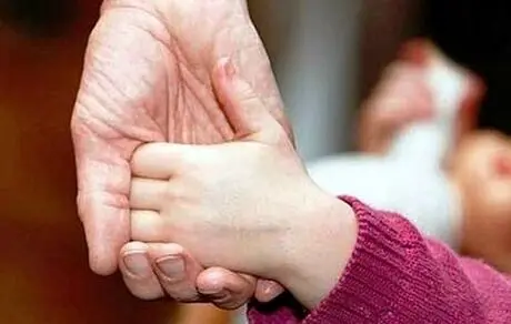 آیا به زنان مجرد فرزند خوانده داده می‌شود؟