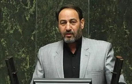 آقای روحانی، این مردم بودند که در مقابل صدام، آمریکا و تمامی جبهه‌های مقابل به امثال شما عزت دادند