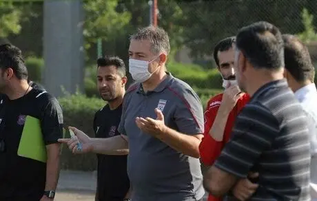  اسکوچیچ در تمرین  نساجی