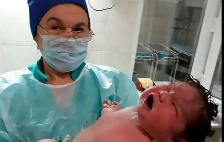 زن روسی بچه غول به دنیا آورد !
