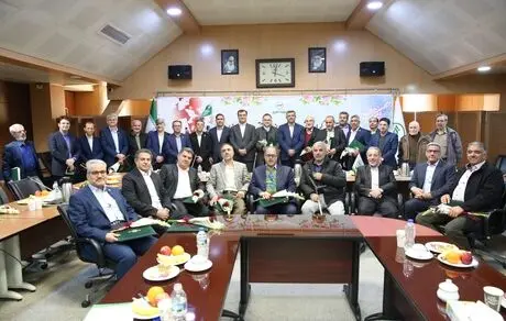 مدیرعامل بیمه البرز: جانبازان نباید دغدغه درمانی داشته باشند