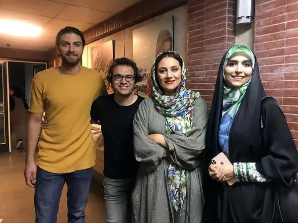 خانم مجری در کنار بازیگران خفن +عکس 