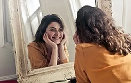 تظاهر به شاد بودن خوب است یا بد؟ 