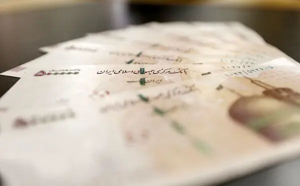 عدم پرداخت حقوق معلمان و فرهنگیان در اسفند 1401! - واکنش تند مجلس