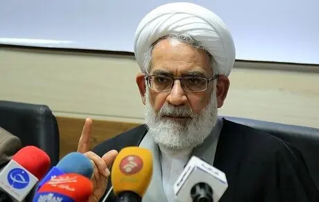 وزیر ارتباطات باید پاسخگوی تأخیر ٢روزه در مسدود کردن فضای مجازی باشد! 