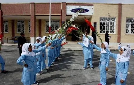 تنوع مدارس را کم می‌کنیم!