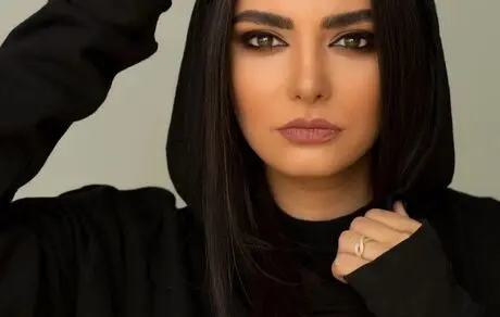 عکس بوسیدن لیندا کیانی در پشت صحنه جنجال ساز شد + عکس
