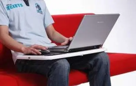 اثرات گذاشتن لپ تاپ روی پا