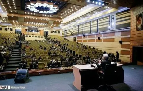 سخنرانی سعید جلیلی برای صندلی‌های خالی! 