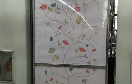 داماد شهردار در سوئیس توانسته هیجاناتش را کنترل کند ولی باقی مردان در مترو نمی‌توانند! 