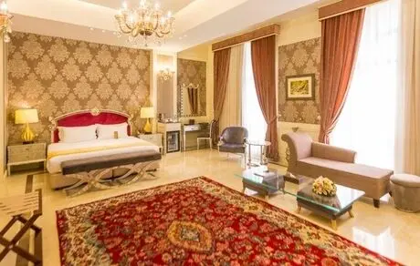 راهنمای رزرو هتل اسپیناس پالاس تهران در مهر و آبان ۱۴۰۰