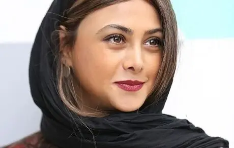 گریم سنگین آزاده صمدی در آن دیگری