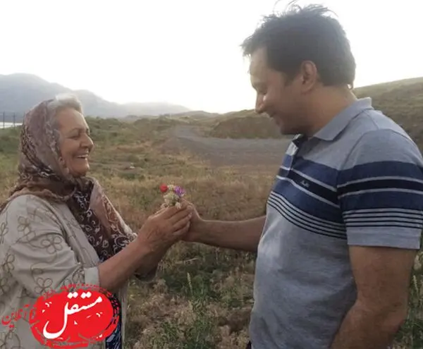 مجید اخشابی و مادرش در دل طبیعت + عکس