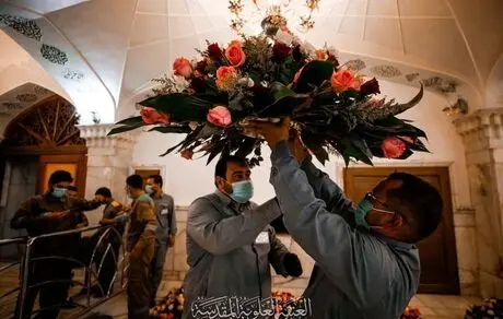 گل‌آرایی حرم مطهر حضرت علی علیه السلام در آستانه عید غدیر خم