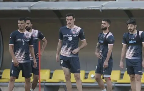 زمان پیشنهادی سرمربی پرسپولیس برای اردوی امارات مشخص شد