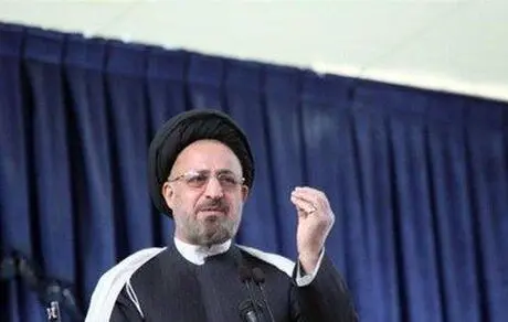 امام جمعه شیراز: کمتر خرج کنید تا بتوانید بچه‌دار شوید! 