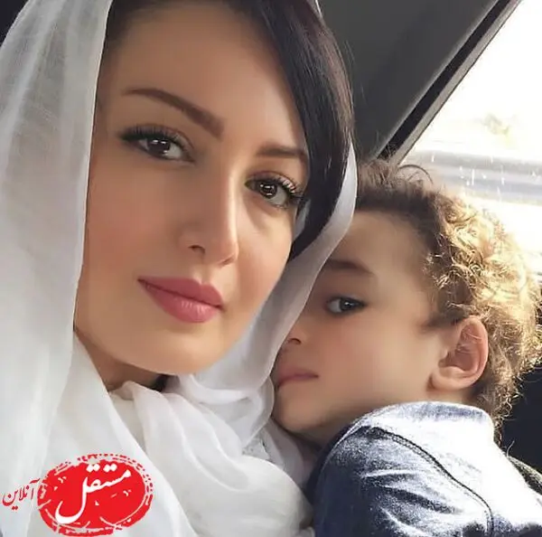 شیلا خداداد زیبا با فرزندش در ماشین + عکس