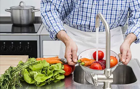 بهترین راه میکروب زدایی سبزیجات و میوه 