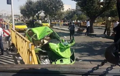 اجساد قربانیان سقوط جرثقیل در تهران+عکس