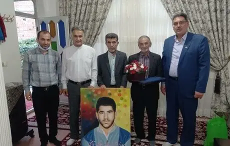 
تقدیر از ایثارگران پگاه گلستان