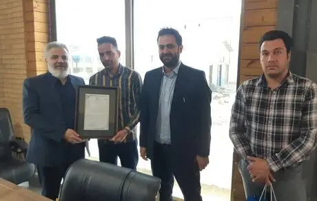 بازدید مدیرعامل شرکت شیر پاستوریزه پگاه فارس از مجتمع های دامپروی و سکوی دریافت شیرخام طرف قرارداد