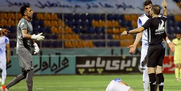 دنده آشوری شکست اما داور خطا هم نگرفت!