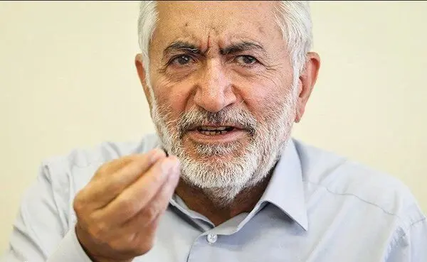به جای اینکه برای انقلاب کار کنند به نفع رانت خواران عمل کردند