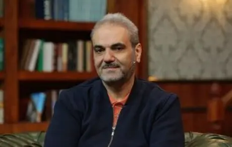 گاف جدید خیابانی روی آنتن زنده در مورد یک گل! + فیلم