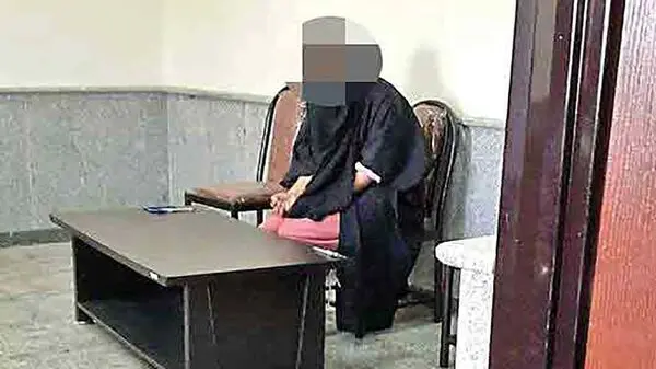 شکافتن شکم دختر تهرانی با چاقوی عمه خشمگین / موهای نگار هم سوزانده شد