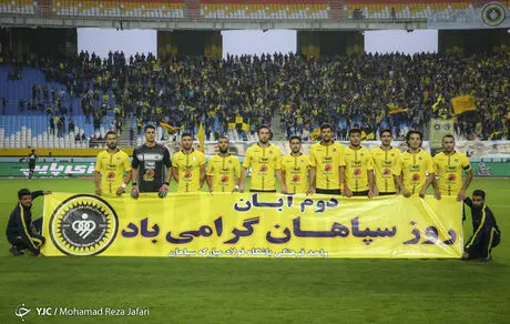 توافق باشگاه سپاهان با بازیکن تیم ملی صحت ندارد 
