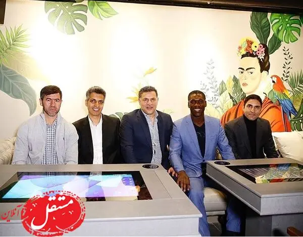 عادل فردوسی پور با جمعی از فوتبالیست های مشهور + عکس