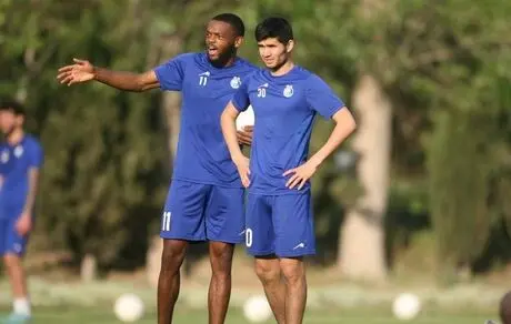 امانوف در استقلال ماندنی شد!