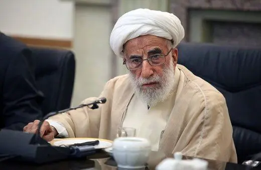 واکنش متفاوت آیت الله جنتی به گران شدن بنزین 