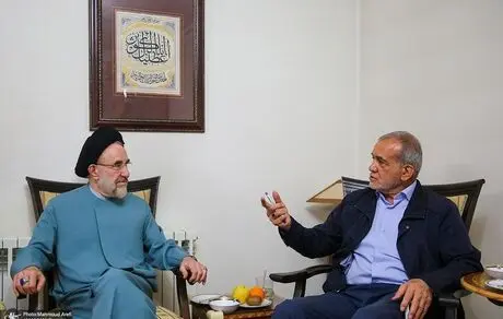 دیدار مسعود پزشکیان با سید محمد خاتمی