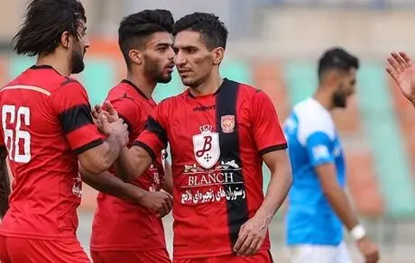 صادقی: به صدرنشینی ما الان چیزی نمی‌دهند