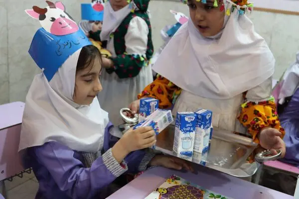 مشارکت مجموعه صنایع شیر ایران «پگاه» در برنامه توزیع رایگان شیر مدارس کشور