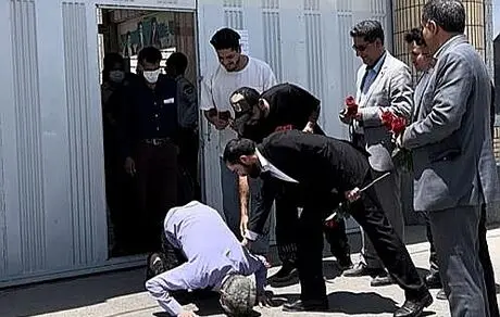 آزادی 12 زندانی و خرید 12 جهیزیه به همت گروه جهادی شهید زمانی نیا+فیلم