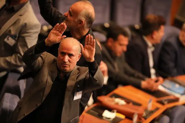 حتی کودک پنج ساله هم می‌داند که تحریم هستیم، آقای تاج تازه فهمیده؟