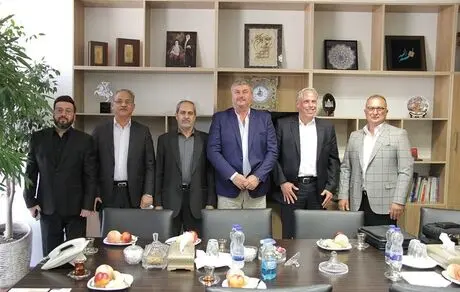 بازدید هیئت آلمانی از بیمه مرکزی به همت بیمه ملت 
