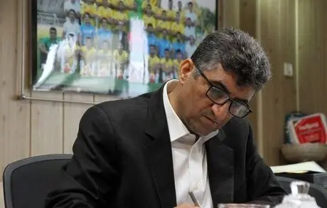 
شهریاری: مدیران استقلال هواداران را گول می‌زنند/ اگر قربان‌زاده بگذارد از آسیا حذف نمی‌شویم
