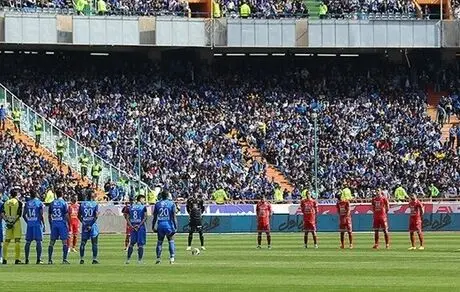 رونمایی از طرح پیراهن استقلال و پرسپولیس در دربی 90+عکس