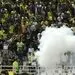 فحاشی هواداران سپاهان به تیم داوری و تشویق نیازمند