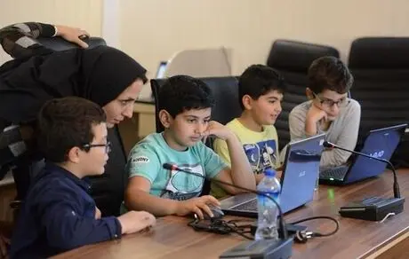 تمام کودکان برای داشتن شغل باید برنامه‌نویسی بلد باشند