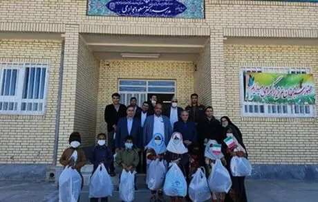 توزیع البسه گرم بین دانش آموزان مدرسه دکتر جوادی روستای چشمه زیارت شهرستان زاهدان
مهرورزی به همین آسانی