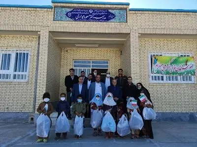 توزیع البسه گرم بین دانش آموزان مدرسه دکتر جوادی روستای چشمه زیارت شهرستان زاهدان
مهرورزی به همین آسانی