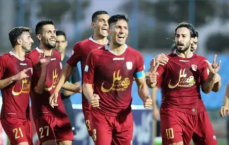 گل‌محمدی از خرید پاتوسی منصرف شد