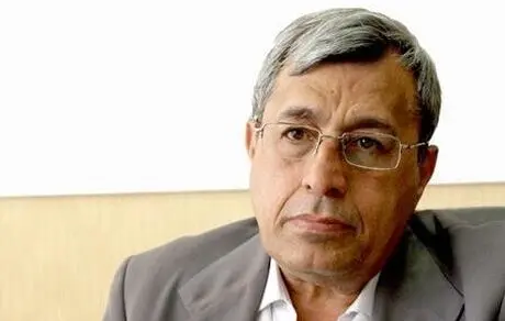 با دست و پای بسته نمی شود، شنا کرد با تحریم هم نمی توان اقتصاد را مدیریت کرد