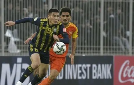 مهاجم ازبک مدنظر پرسپولیس وارد تهران شد