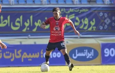 صادقی بازی با استقلال را از دست داد 